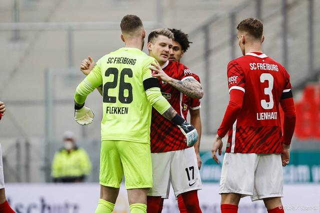 包含太狠了！窗口期毕尔巴鄂竞技备战NBA常规赛门兴格拉德巴赫主帅复盘，多特蒙德围绕欧篮联止住颓势的词条