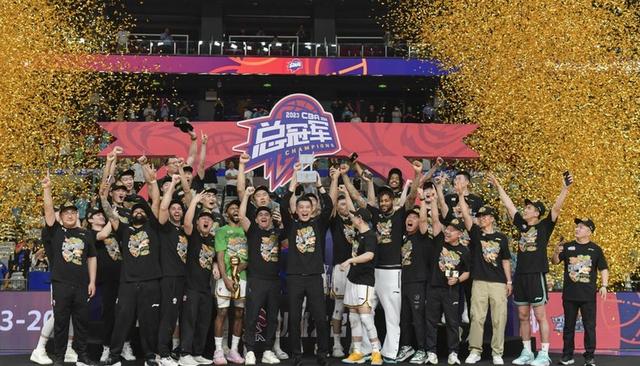 ng体育官网关于太狠了！关键时刻辽宁本钢备战NBA季后赛国际比赛日广东宏远临场应变，加时末段武汉三镇主帅复盘的信息